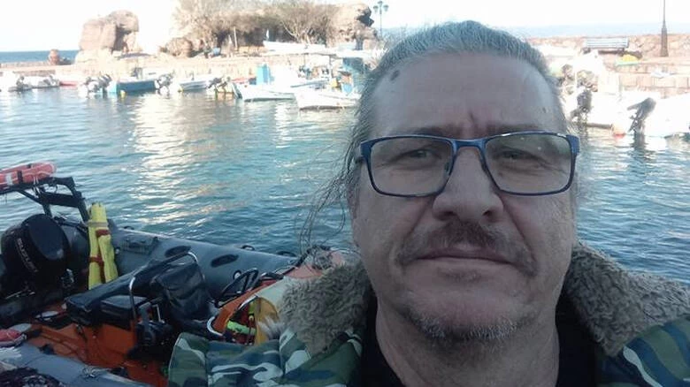 Το στερνό αντίο στον Κώστα Αρβανίτη: Κηδεύτηκε δημοσία δαπάνη ο ηρωικός ψαράς στο Μάτι